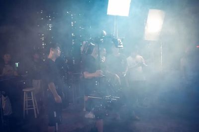 劇本創作、影視劇拍攝制作,作曲、編曲、錄音、混音,宣傳包裝推廣,這個團隊一站式搞定